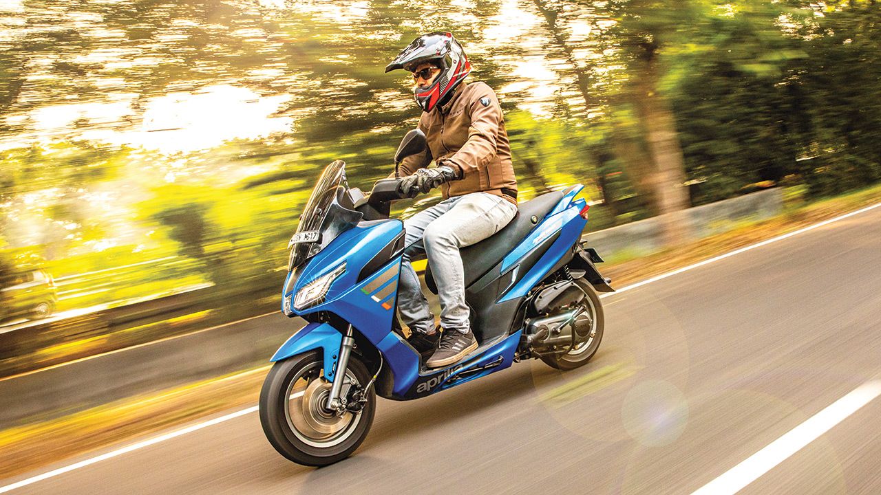 Aprilia SXR 160 Motion Shot1
