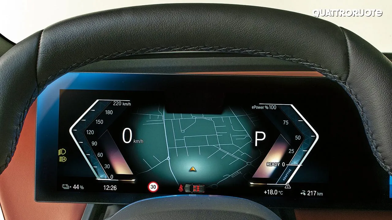 BMW IX Quattroruote Instrument Screen1