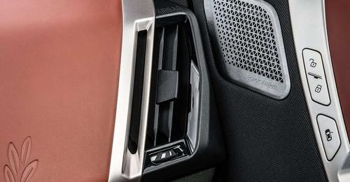 BMW iX right AC vent