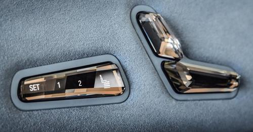 BMW iX seat adjust buttons