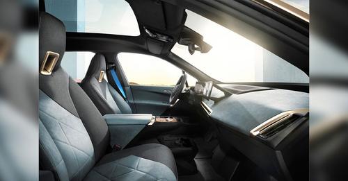 BMW iX seats right side