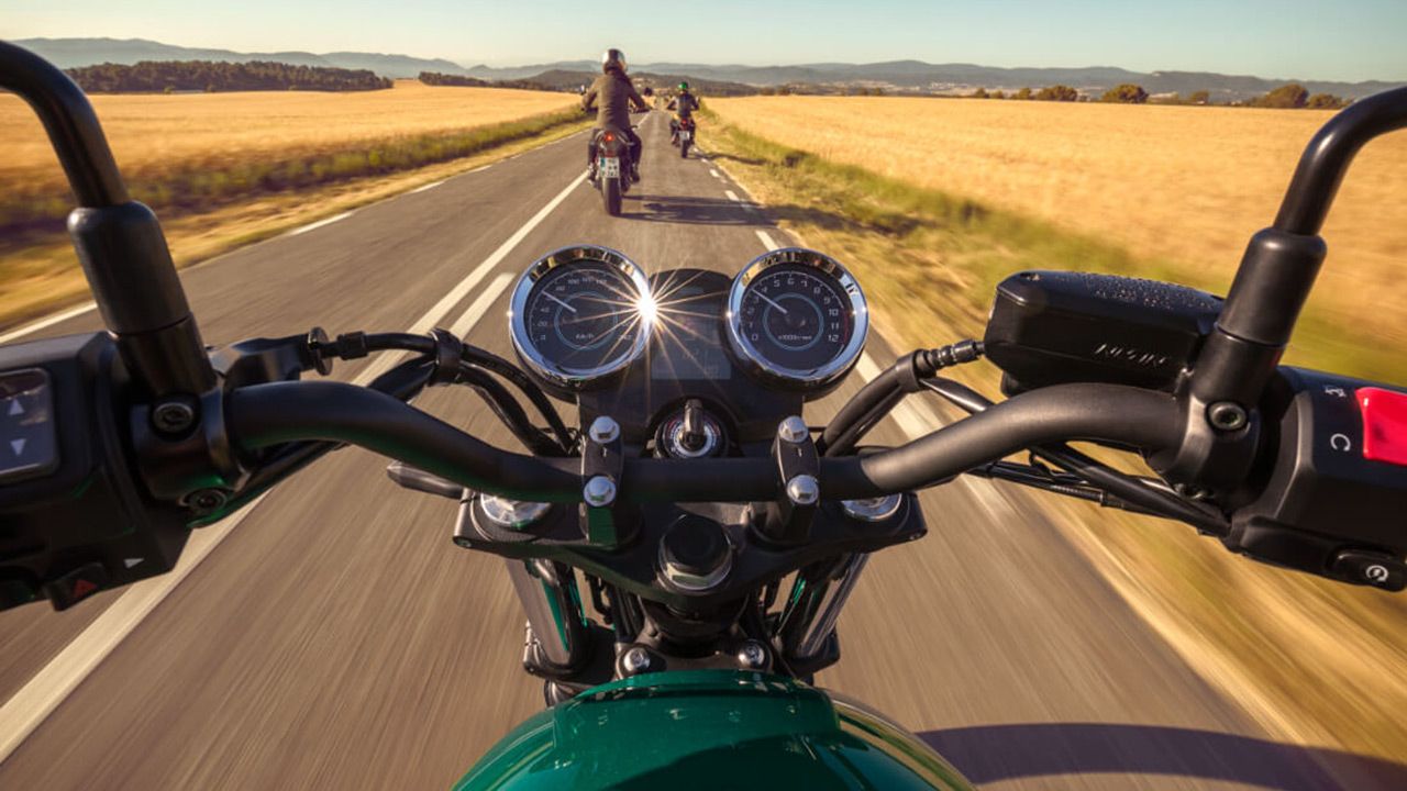 Kawasaki Z650RS instrument cluster