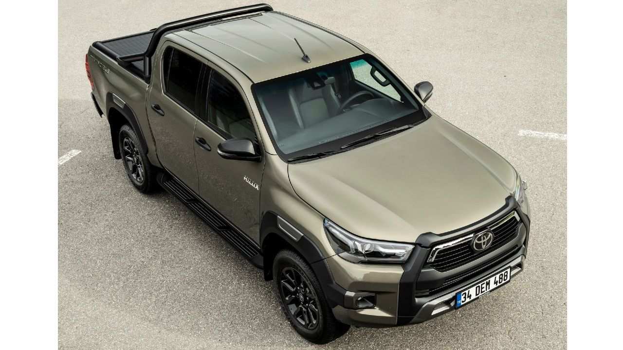 Toyota Hilux Invincible Front Three Quarter 1