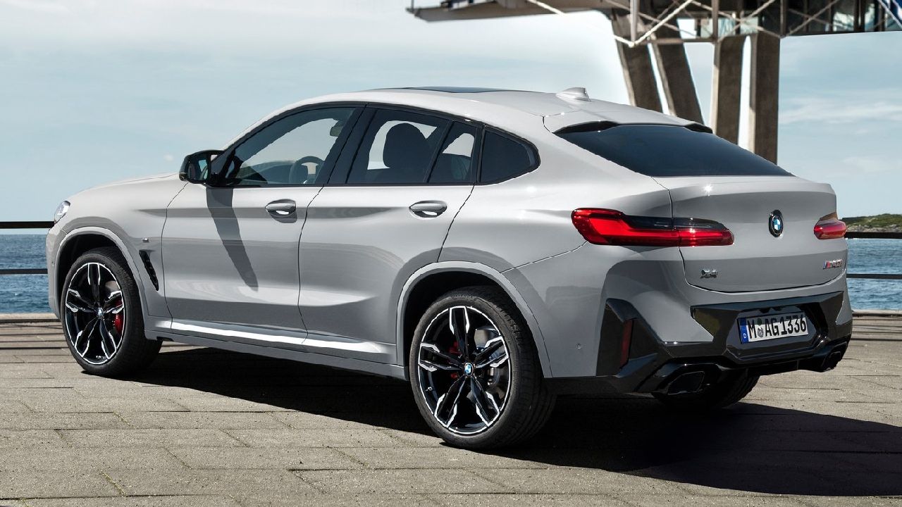 2022 BMW X4 Rear Three Quarter Static
