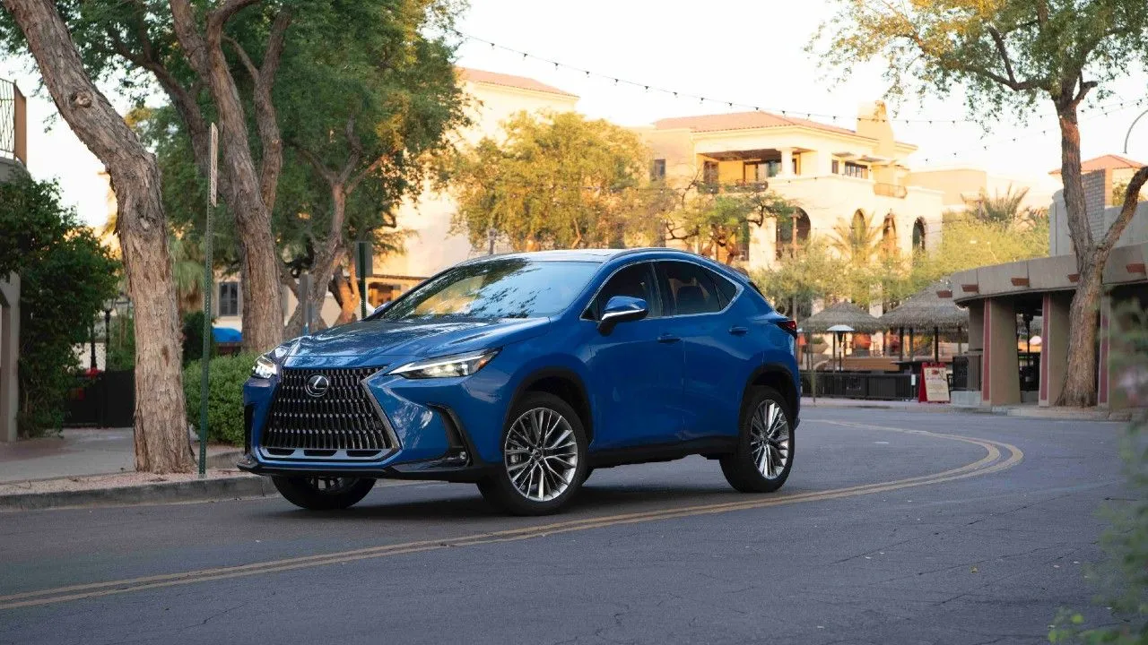 2022 Lexus NX 350h Front Side