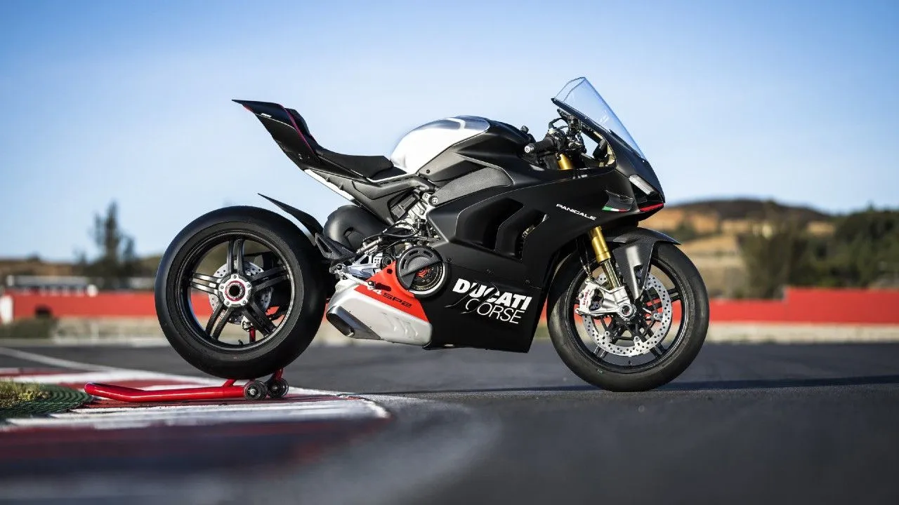 Ducati Panigale V4 SP2 Side Profile Static