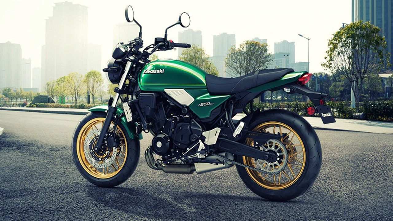 Kawasaki Z650RS Rear Left Three Quarter