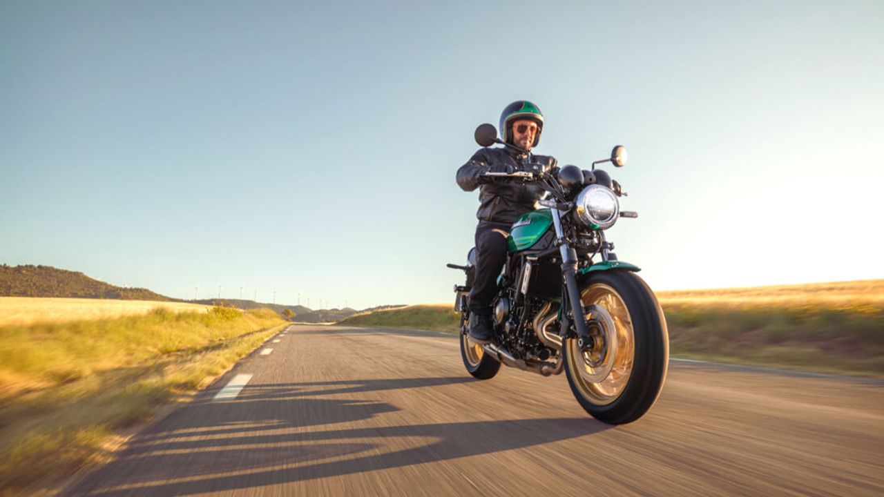 Kawasaki Z650RS Right Front Motion