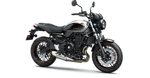 Kawasaki Z650RS Right Front Three Quarter Metallic Moondust Gray