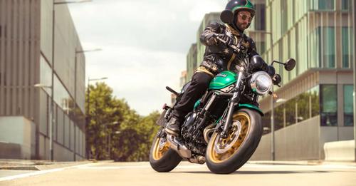 Kawasaki Z650RS Right Front Three Quarter Motion