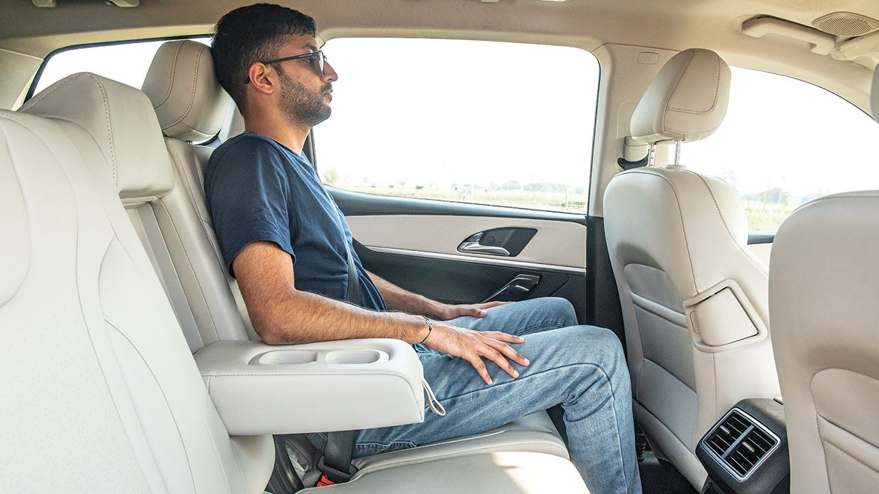 Mahindra XUV700 Second Row Seats