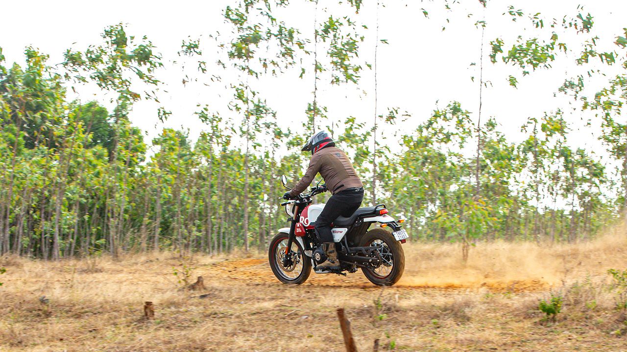 Royal Enfield Scram 411 trails