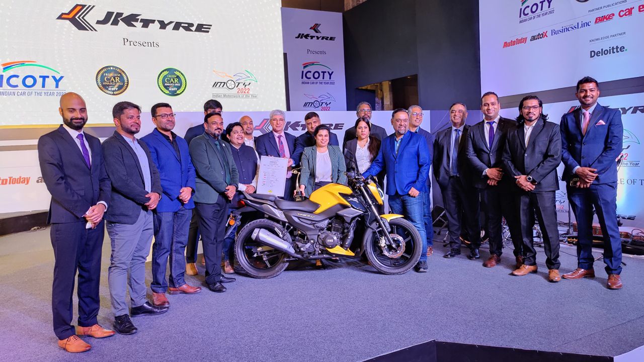 TVS Raider 125 Wins IMOTY 2022 2