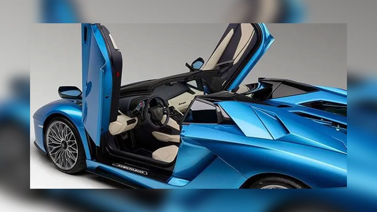 2017 Lamborghini Aventador S Roadster Doors 642x336