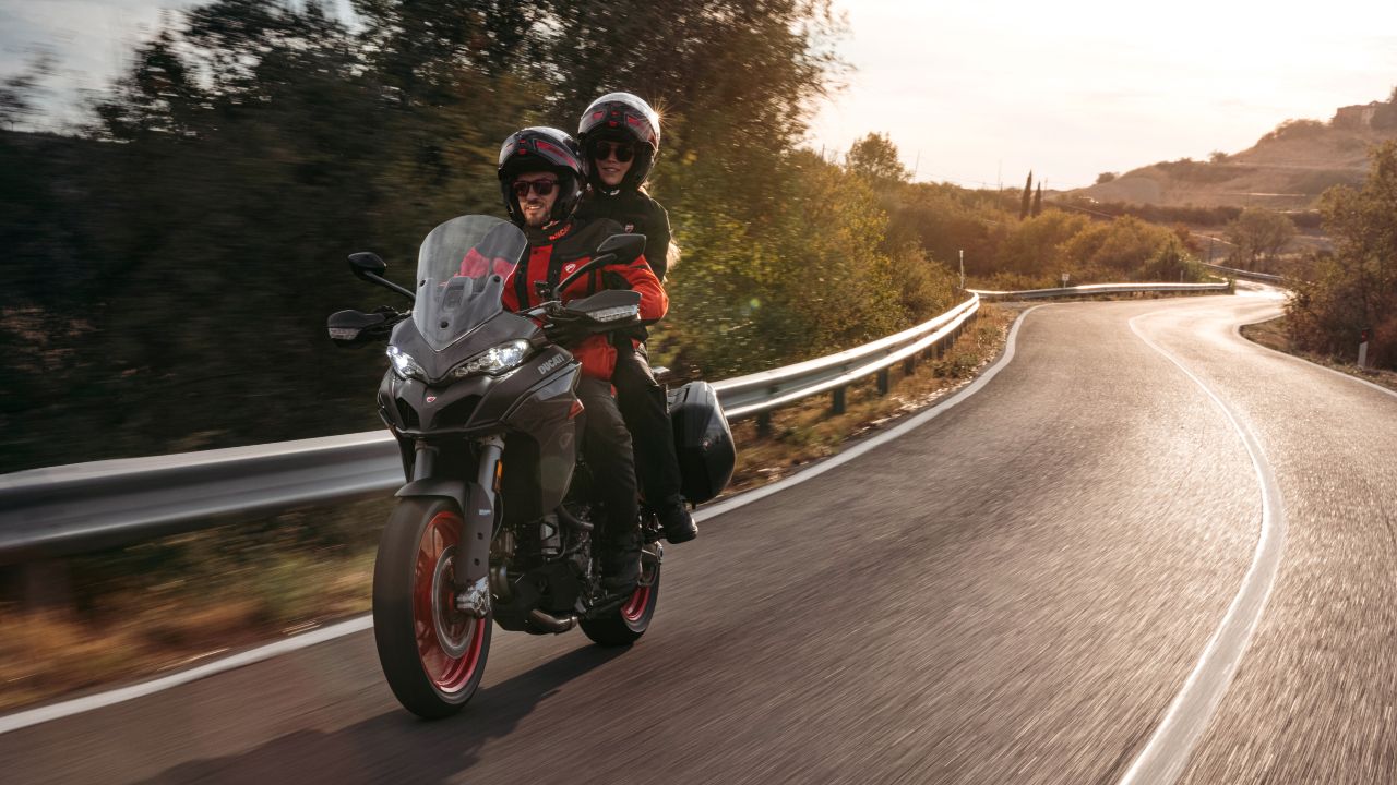 Ducati Multistrada V2S Straight