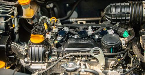 Tata Altroz DCA Engine Close Up2