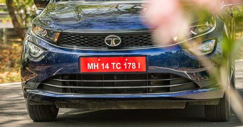 Tata Altroz DCA Fascia Close Up2