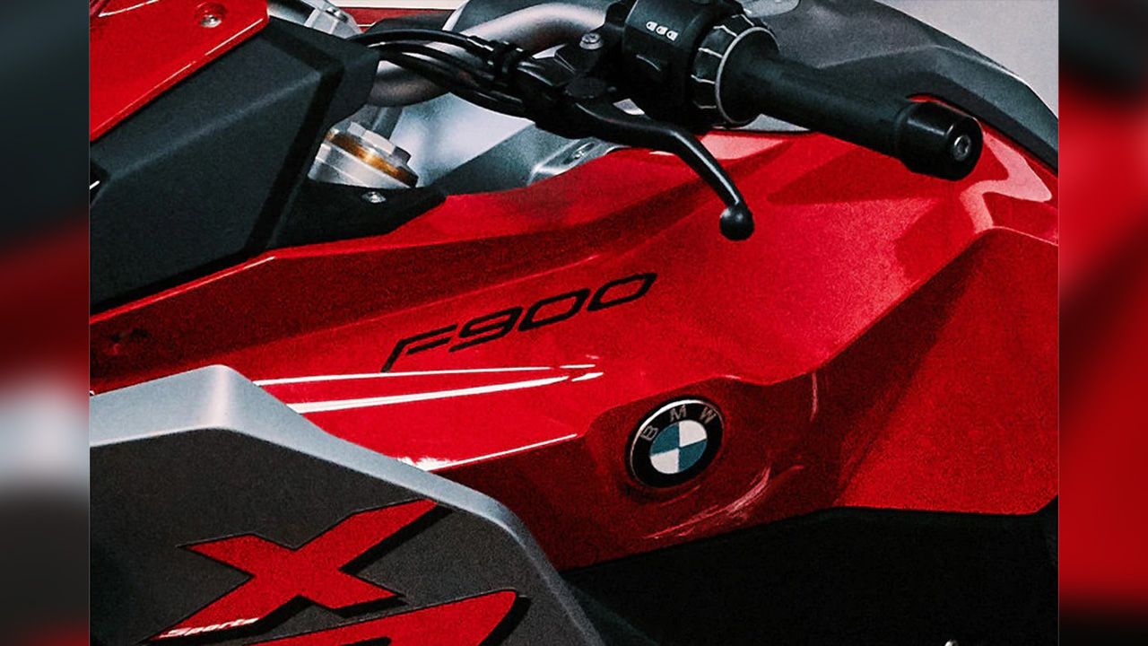 BMW F 900 XR Model Name