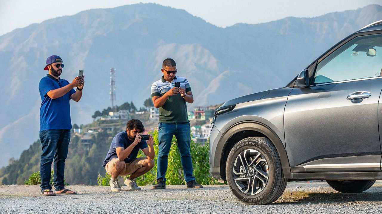 Kia Carens Photo Shoot