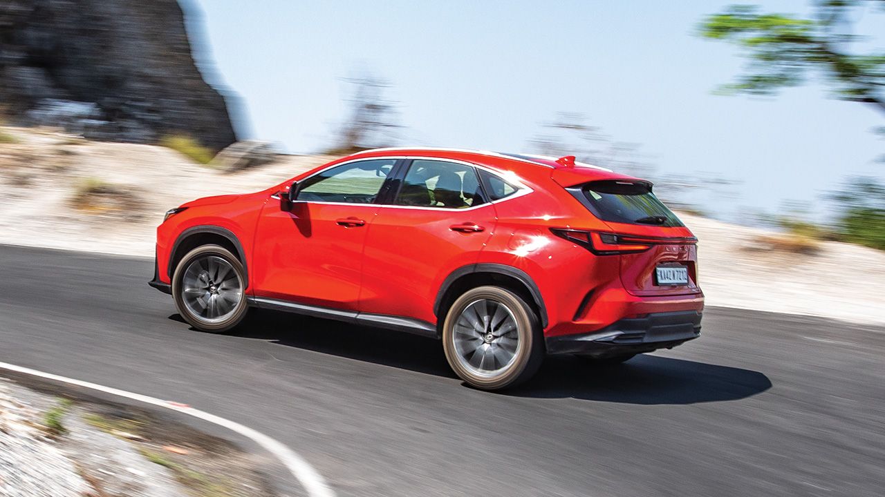Lexus NX 350h Rear Motion