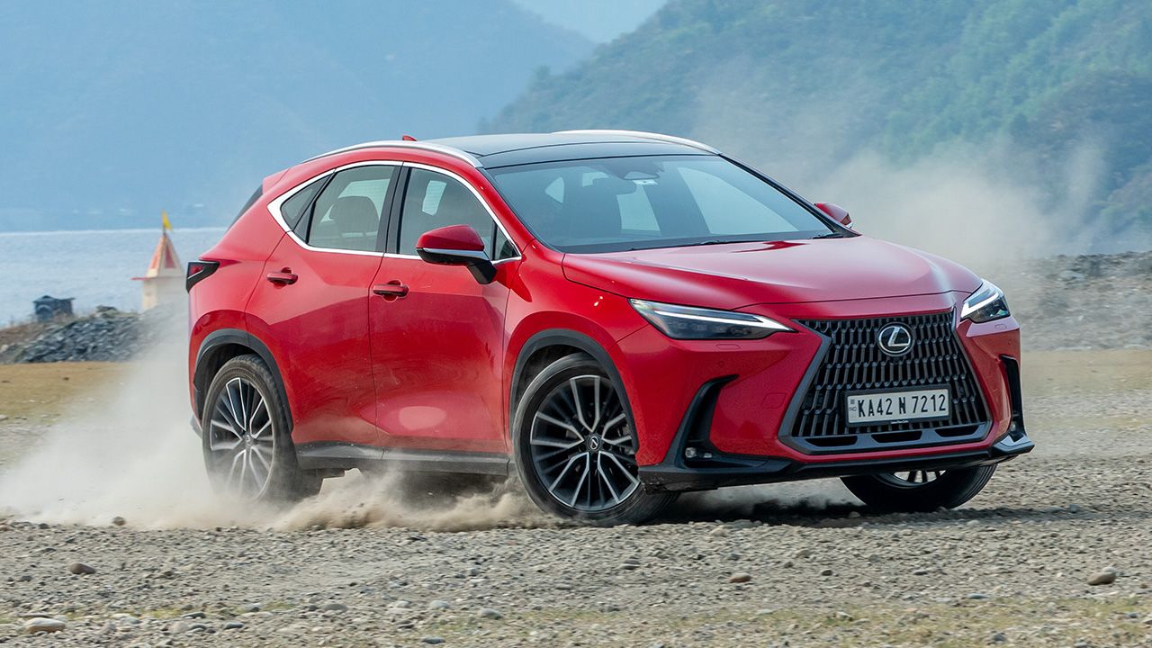 Lexus NX 350h Slide Shot