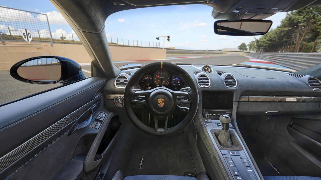 Porsche 718 Cayman GT4 RS Interior