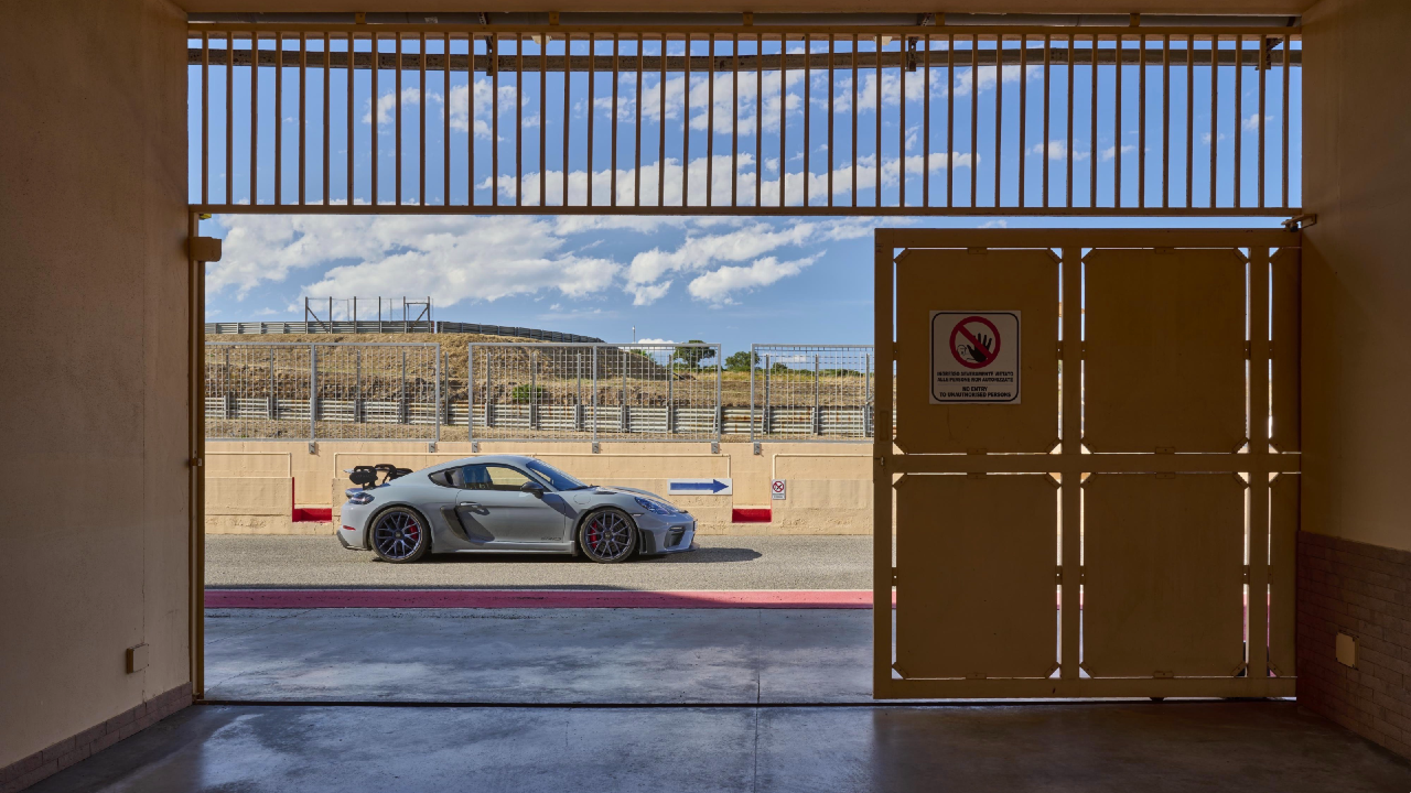 Porsche 718 Cayman GT4 RS Side Profile