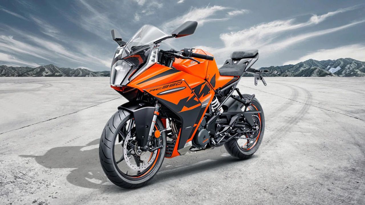 KTM RC 390 Front Left View