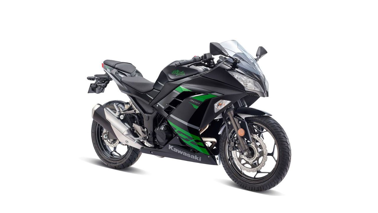 Kawasaki Ninja 300 Front Three Quarter