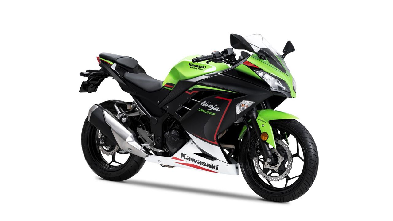 Kawasaki Ninja 300 Front Three Quarter1