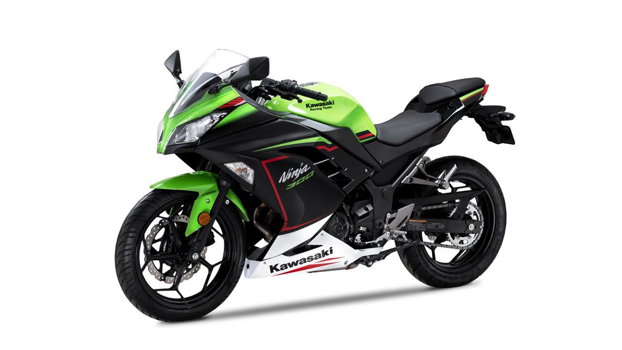 Kawasaki Ninja 300 Front Three Quarter3