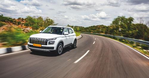 Hyundai Venue Front Three Fourth Dynamic