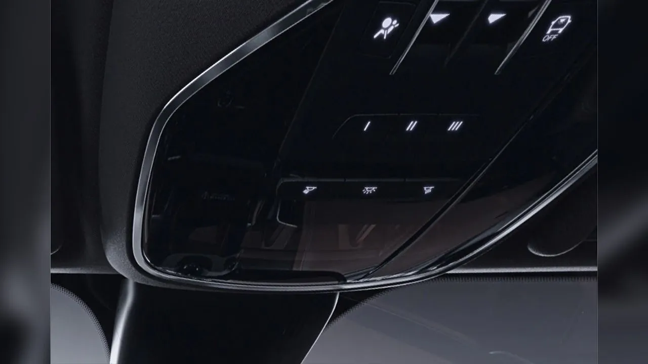 Maserati Levante Sunroof Controls With Rear View Mirror