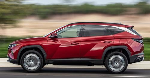 Hyundai Tucson Red Side Motion