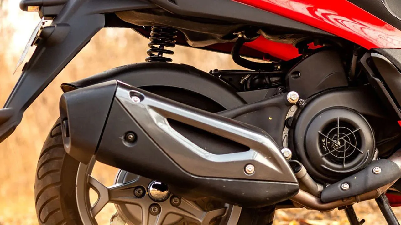 Aprilia SXR 160 Exhaust View