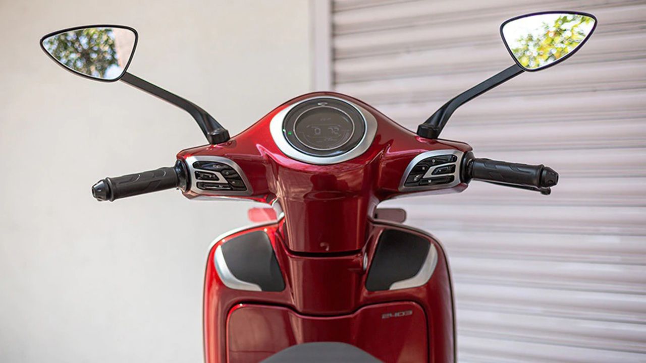 Bajaj Chetak Handle Bar View