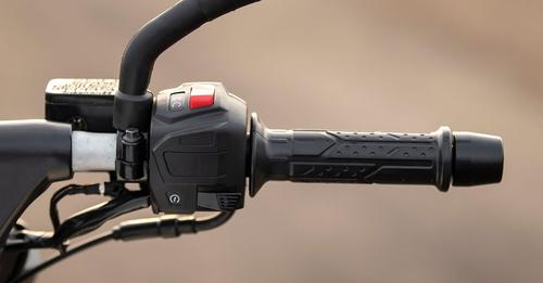 Bajaj Pulsar NS160 Right Side Handelbar Throttle Grip
