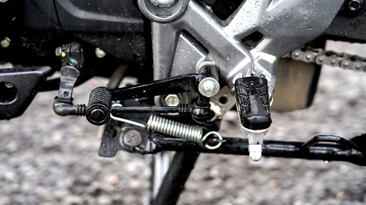 Honda CB200X Gear Lever View