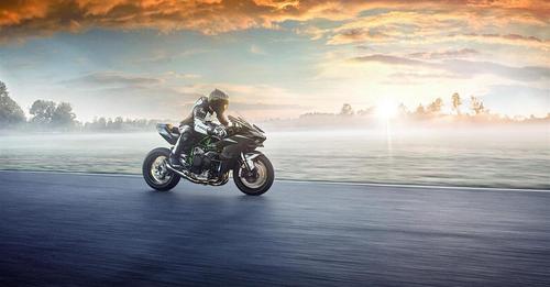 Kawasaki Ninja H2R Right Side View