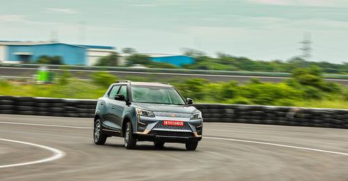 Mahindra XUV400 Front Three Quarter Motion