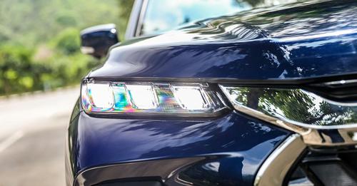 Maruti Suzuki Grand Vitara Head Lamp1