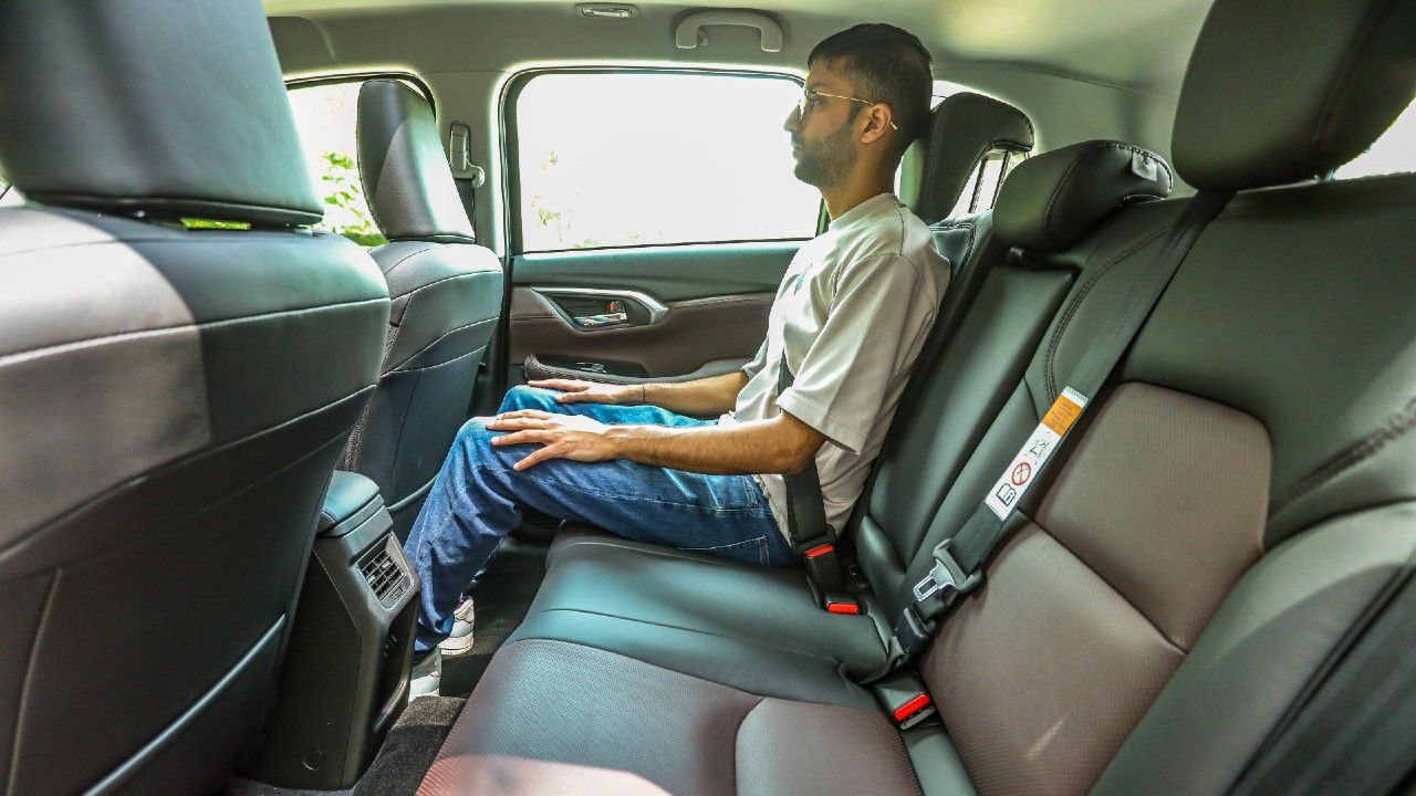 Maruti Suzuki Grand Vitara Rear Seat Space