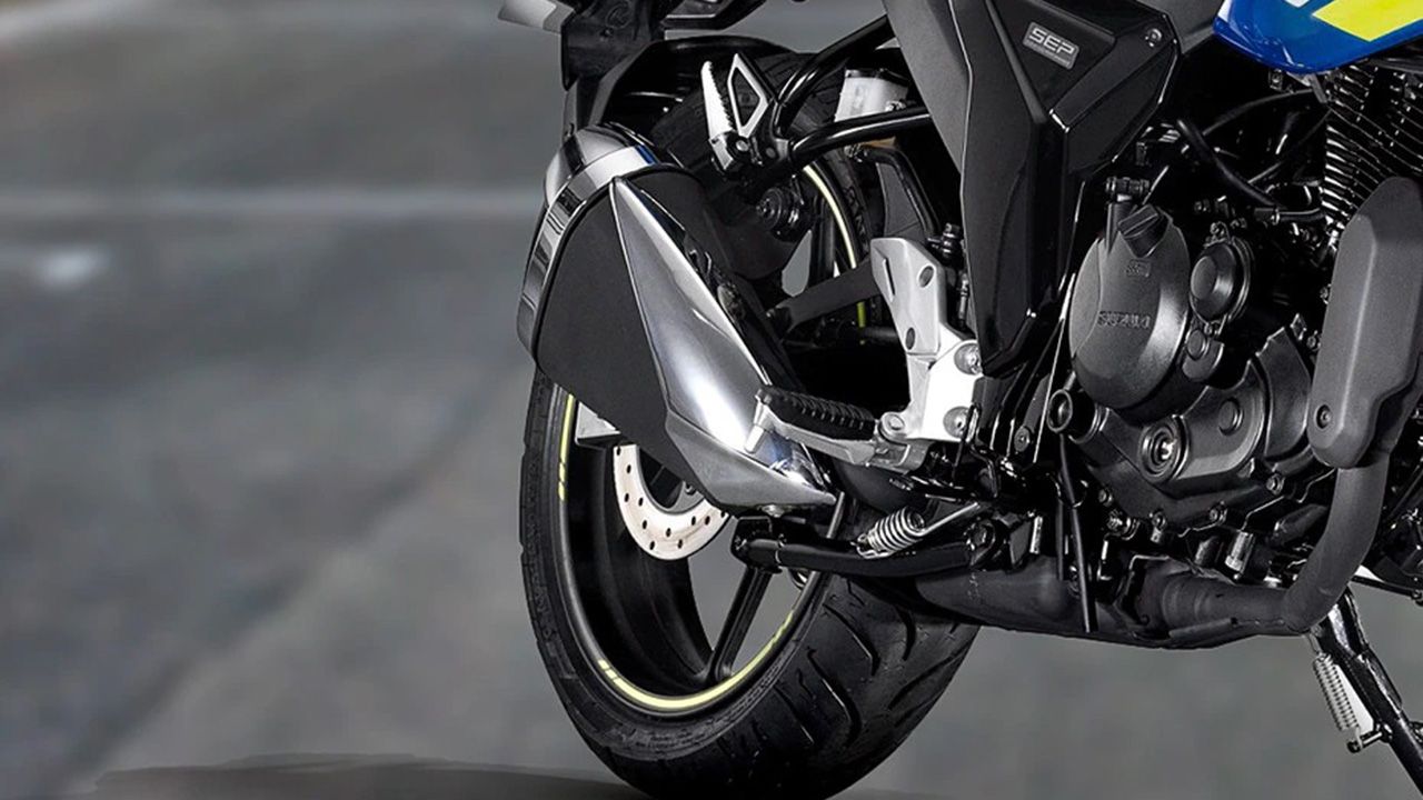 Suzuki Gixxer Rear Tyre View