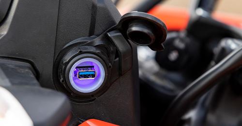 Suzuki V Strom SX USB Port
