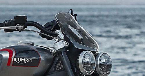 Triumph Rocket 3 Windshield View