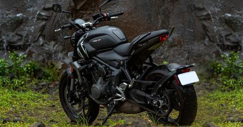 Triumph Trident 660 Rear Left View