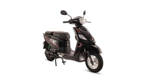 Hero Electric NYX HX Right Front Three Quarter