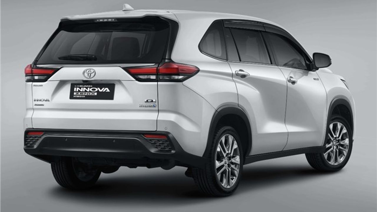 Innova Zenix For Story Rear 12