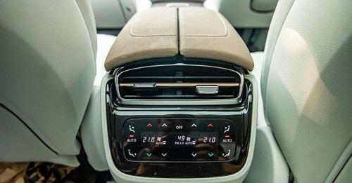 Mercedes Benz EQS 580 4MATIC Infotainment Screen 3 