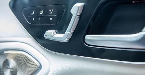 Mercedes Benz EQS 580 4MATIC buttons